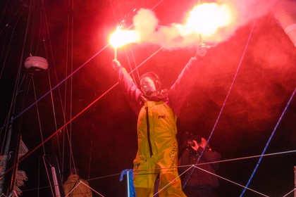 ARRIVEE ELLEN MACARTHUR - 2E