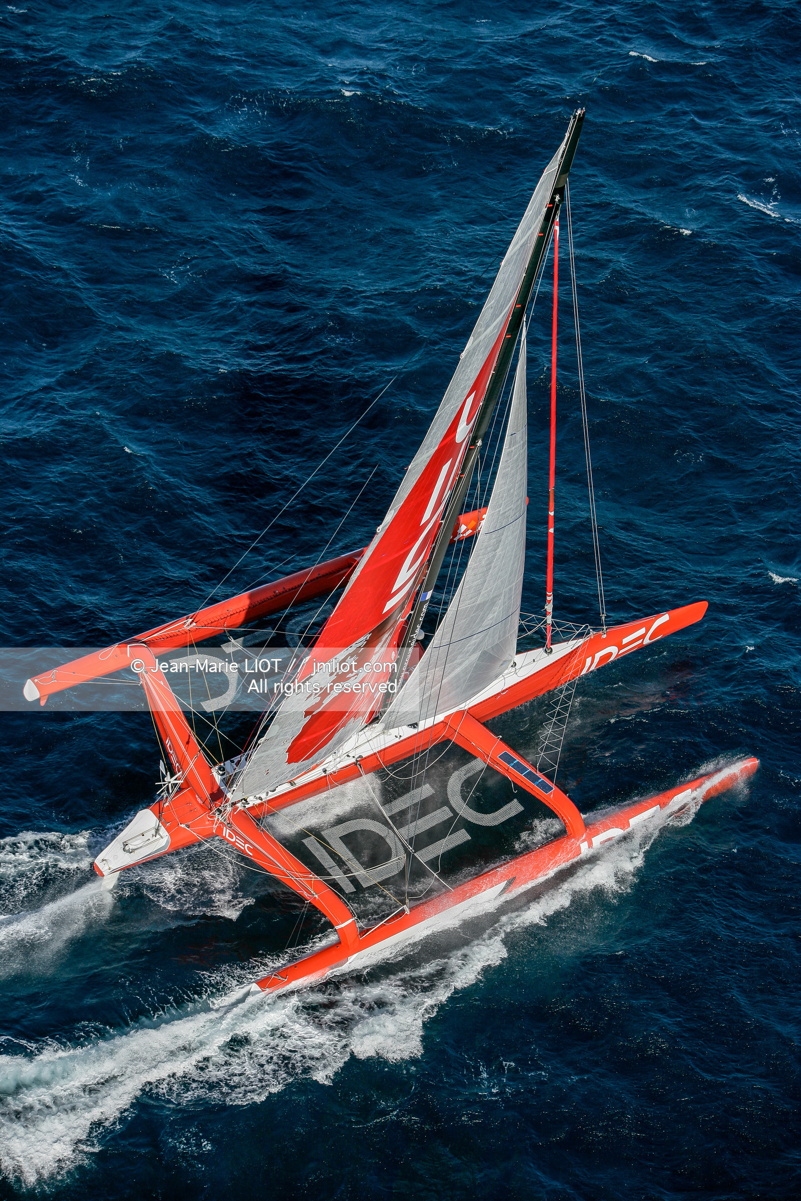 FRANCIS JOYON A L'ENTRAINEMENT SUR IDEC