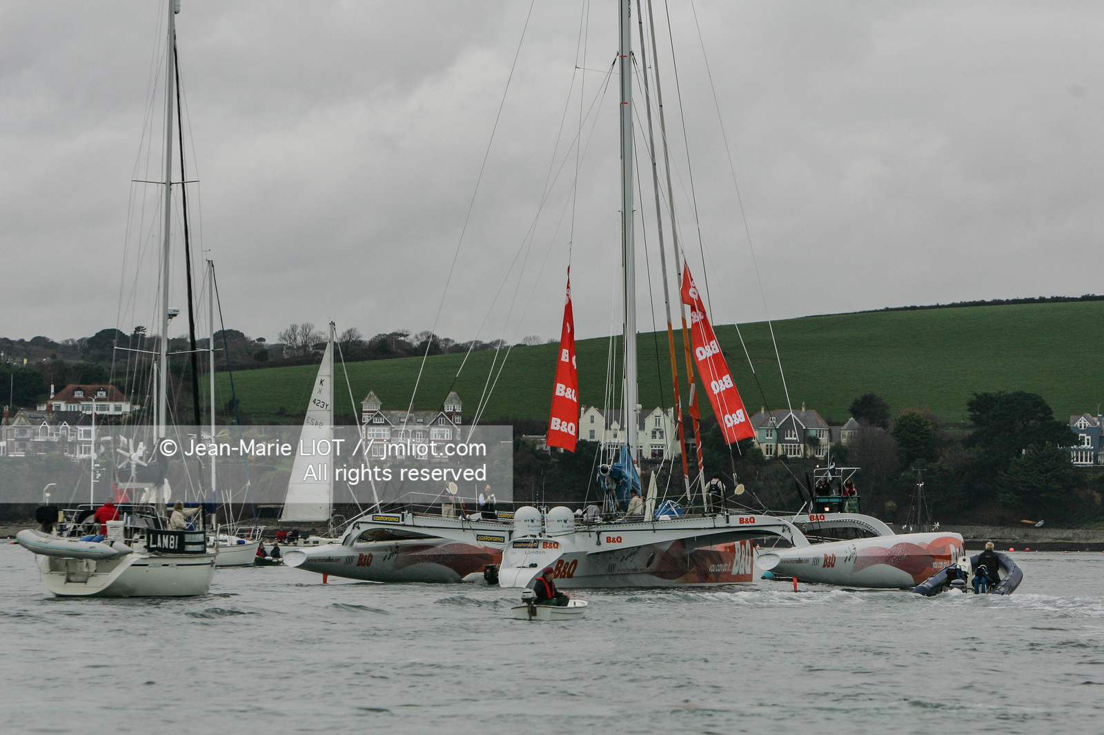 ELLE MACARTHUR - RECORD DU TOUR DU MONDE EN SOLITAIRE