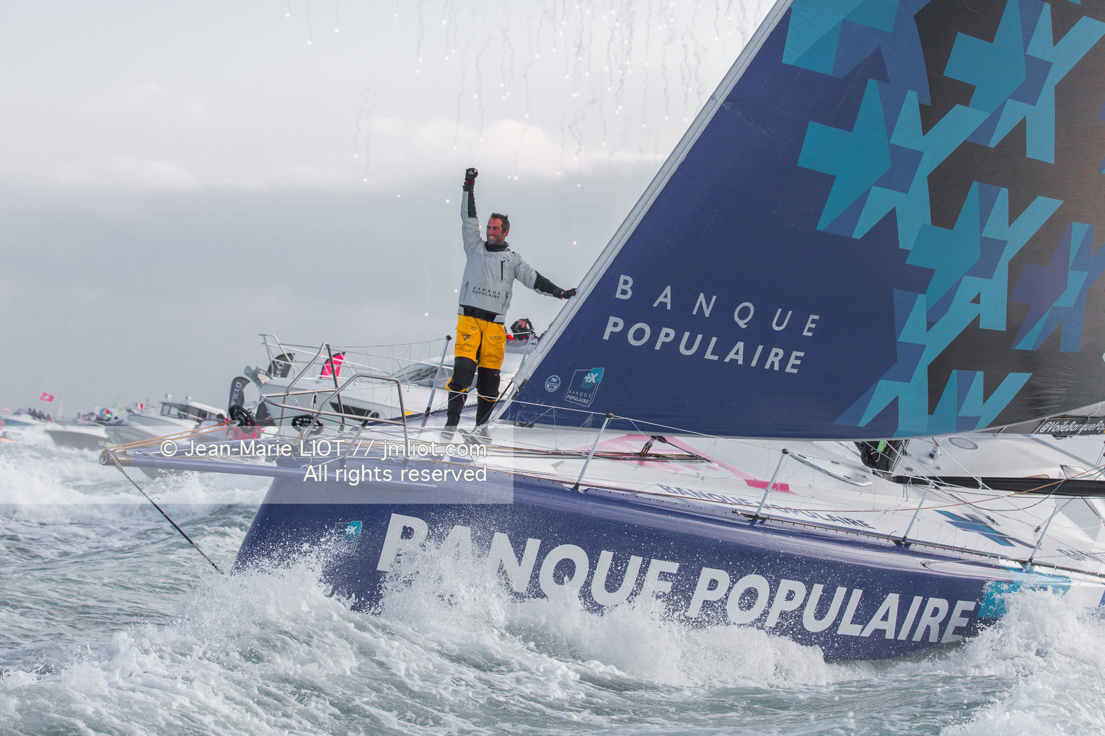 Les Sables d'Olonne, le 19 janvier 2017 arrivée d'Armel Le Cléac'h (FR) skipper de l'imoca Banque Populaire arrive 1er du Vendee globe 2016-2017. Photo © Jean-Marie Liot   DPPI
