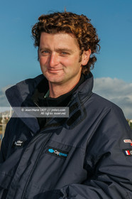 Départ du Trophée Jules Verne du maxi trimaran Geronimo, skipper Olivier de Kersauzon, 28 décembre 2004, Photo Jean-Marie LIOT - www.jmliot.com.