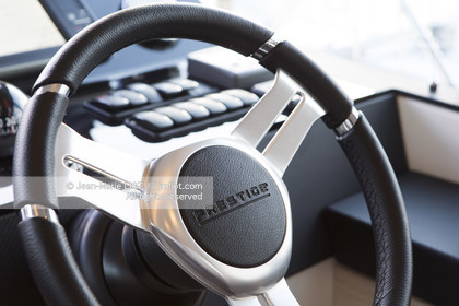 PRESTIGE 420 - PRESTIGE YACHTS