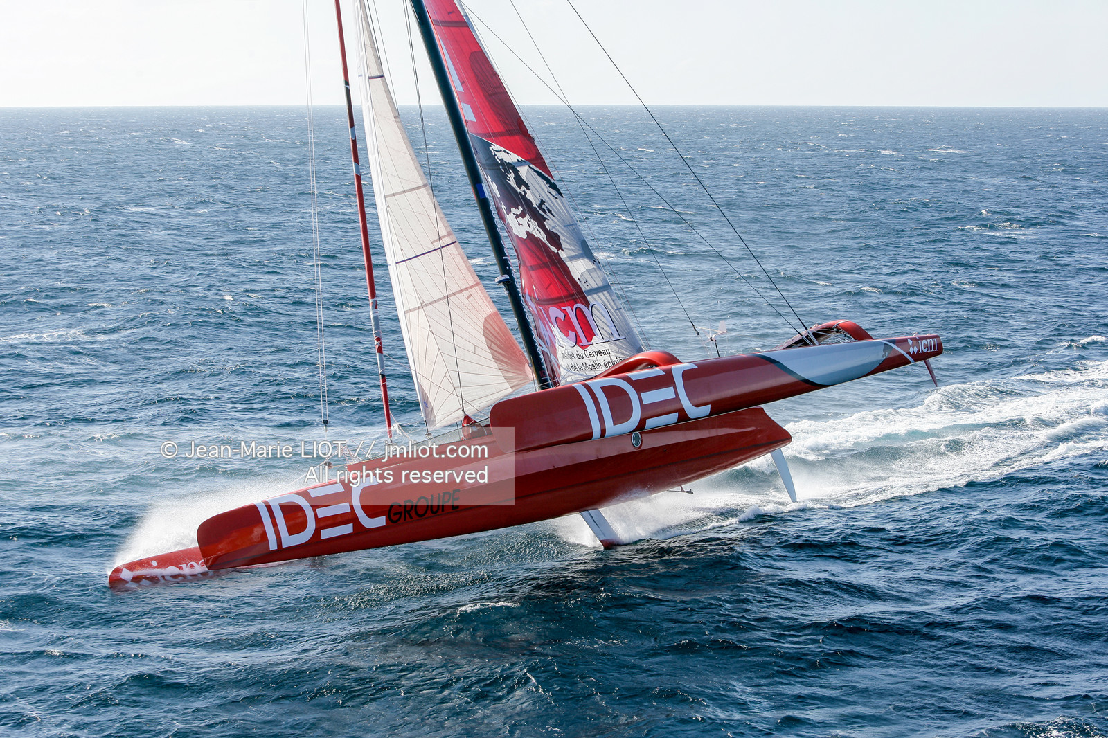 FRANCIS JOYON A L'ENTRAINEMENT SUR IDEC