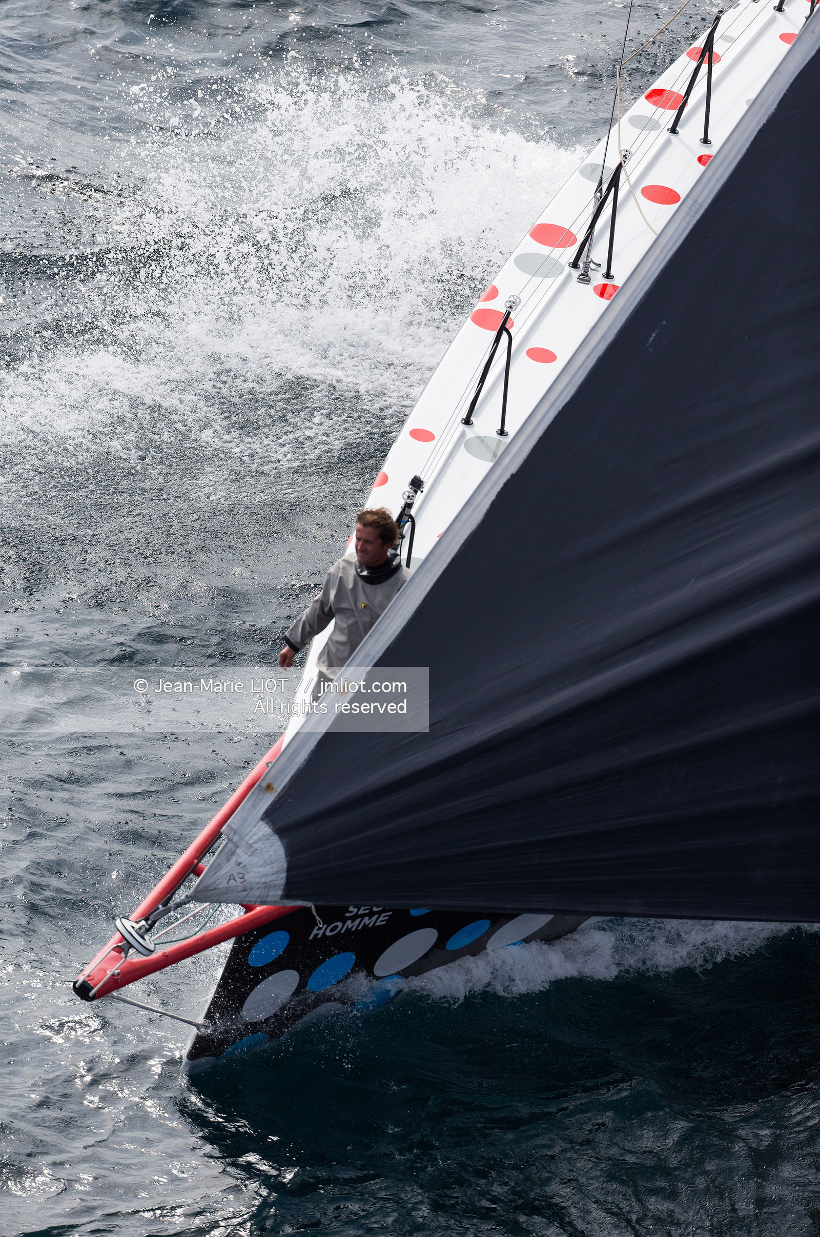 ERIC BELLION - COMME UN SEUL HOMME - VENDEE GLOBE 2016-2017
