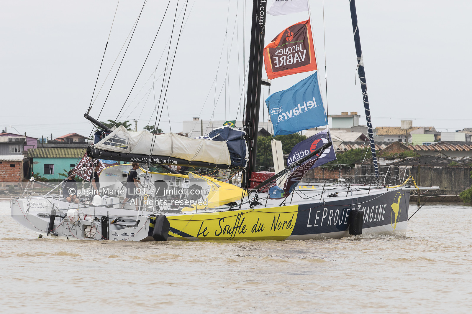 Itajaï (Brazil) le 12 November 2015, arrivée de Thomas Ruyant et Adrien Hardy à bord de l'imoca Le souffle du Nord. Photo © Jean-Marie Liot   DPPI.
