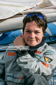 Départ d'Ellen MacArthur à bord du maxi-trimaran B&Q Castorama, pour tenter de battre le record du Tour du Monde en Solitaire sans Escale, à Falmouth (GB), le 27 novembre 2004, photo : Jean-Marie LIOT - www.jmliot.com
