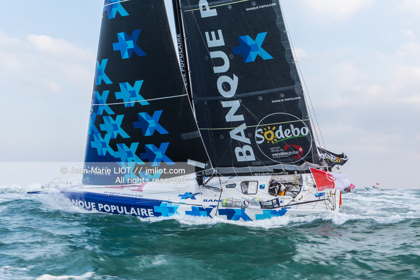 Les Sables d'Olonne, le 19 janvier 2017 arrivée d'Armel Le Cléac'h (FR) skipper de l'imoca Banque Populaire arrive 1er du Vendee globe 2016-2017. Photo © Jean-Marie Liot   DPPI