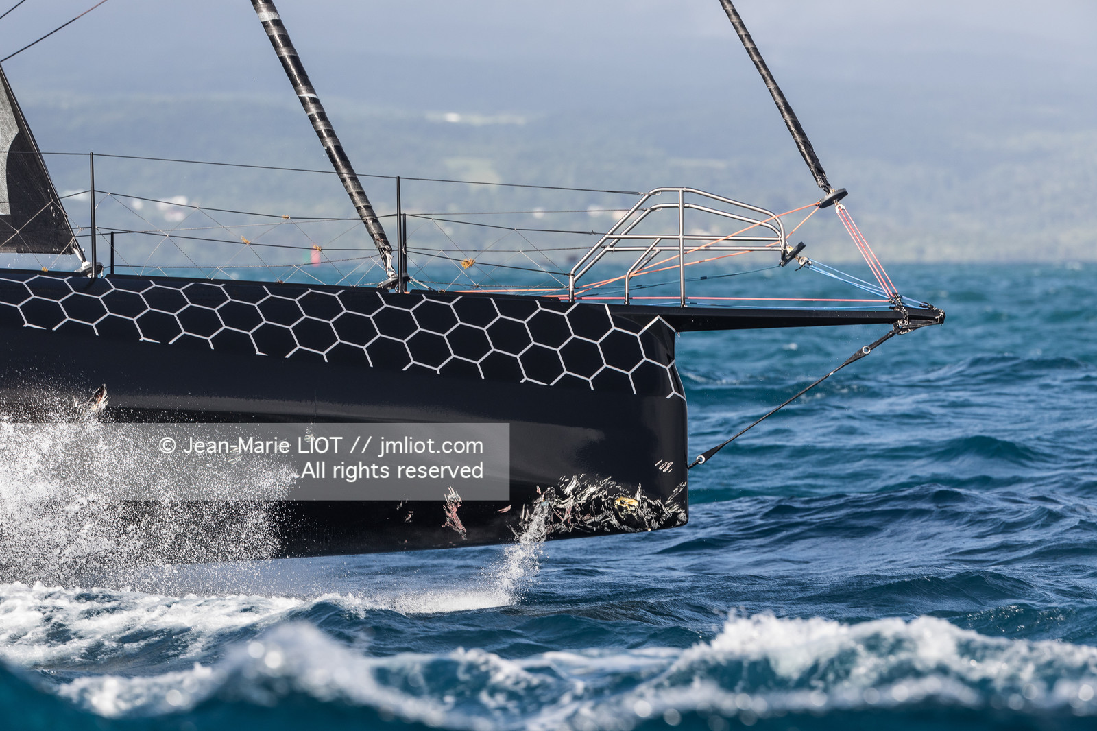 ALEX THOMSON - ROUTE DU RHUM 2018 - ARRIVEE