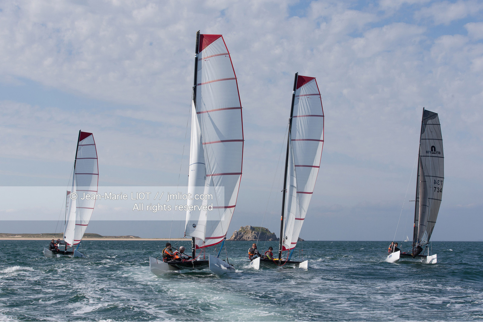 VOILES ET VOILIERS - RAID CATA EN BRETAGNE SUD
