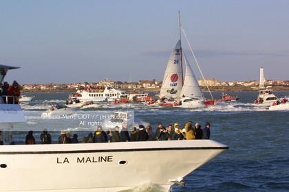 VENDEE GLOBE 2001- ARRIVEE ROLAND JOURDAIN