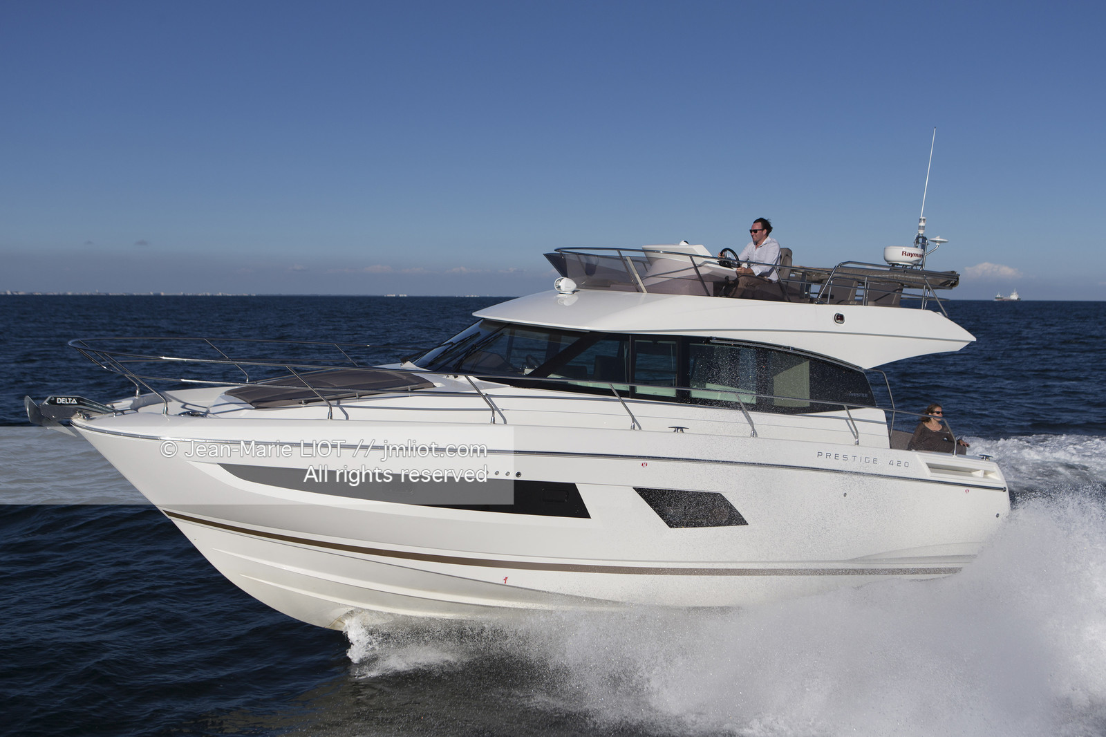 PRESTIGE 420 - PRESTIGE YACHTS