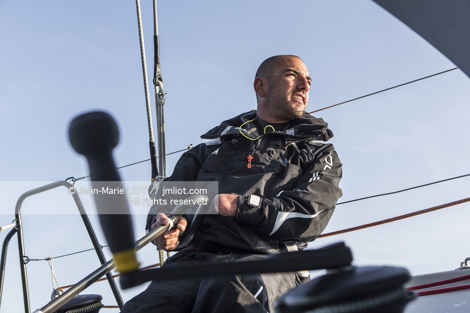 DES PIEDS ET DES MAINS - DAMIEN SEGUIN