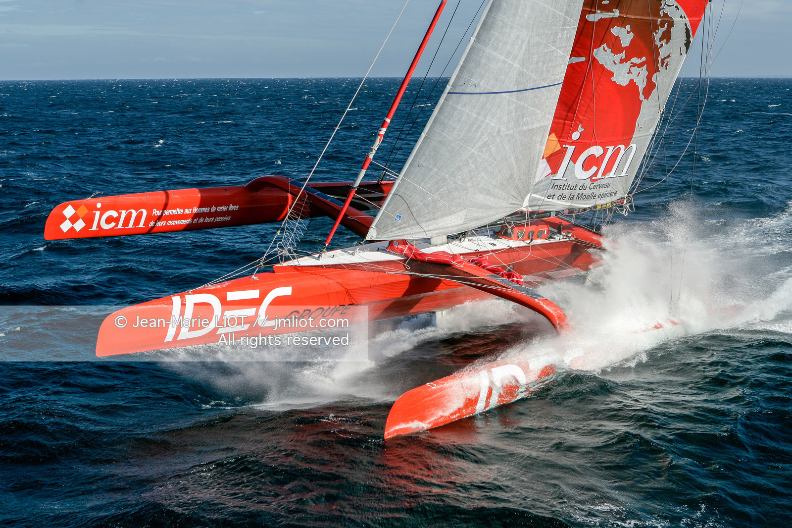 FRANCIS JOYON A L'ENTRAINEMENT SUR IDEC