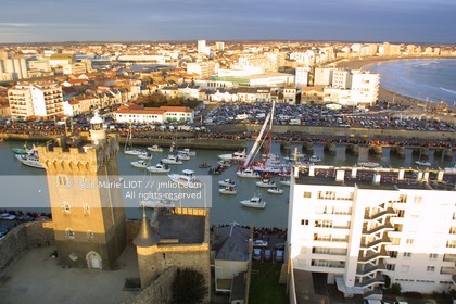 VENDEE GLOBE 2001- ARRIVEE ROLAND JOURDAIN