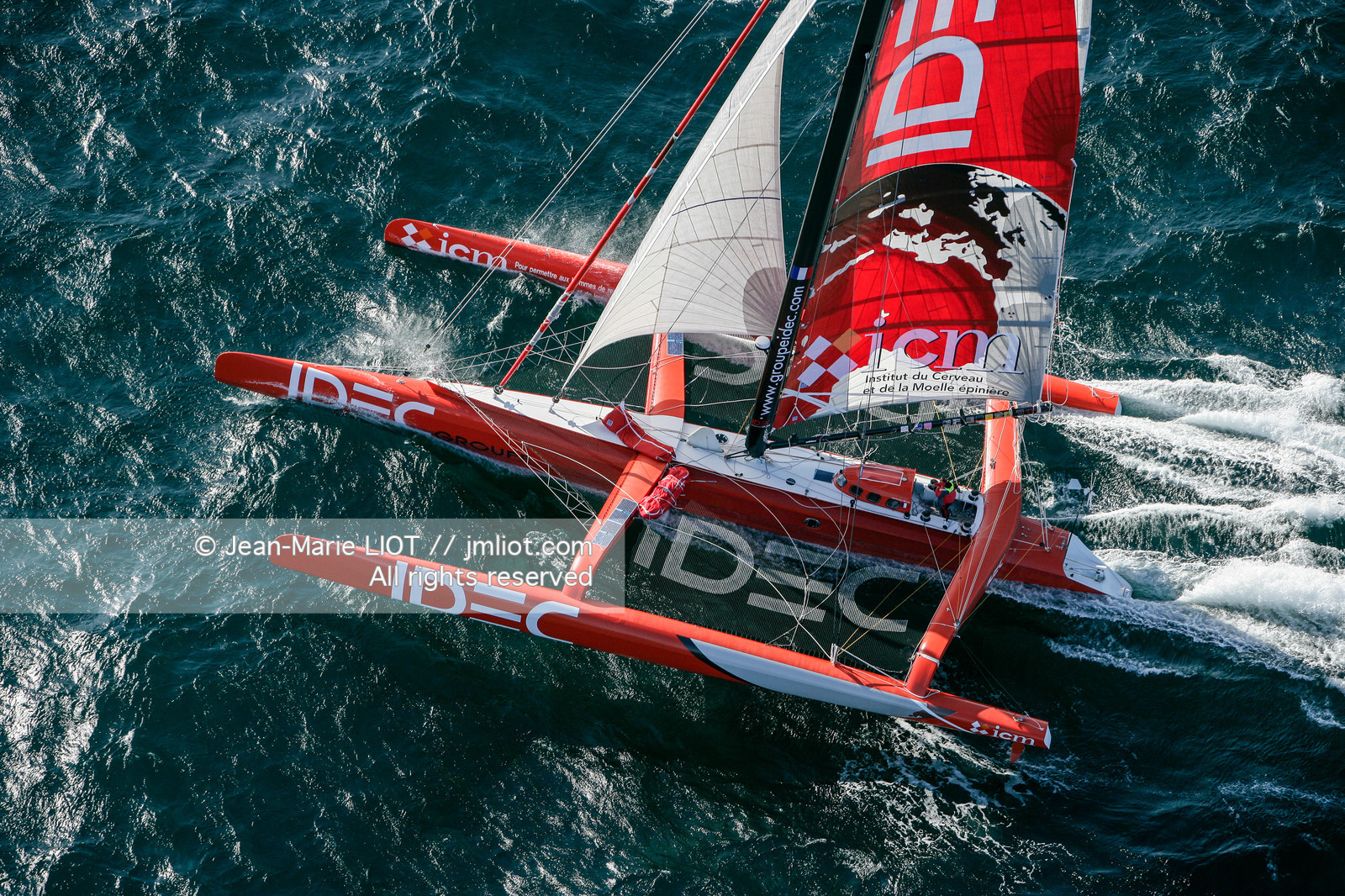 FRANCIS JOYON A L'ENTRAINEMENT SUR IDEC