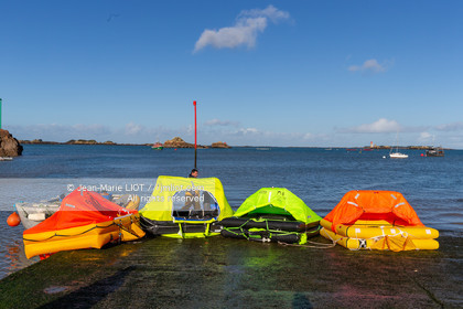 RADEAUX DE SURVIE - COMPARATIF