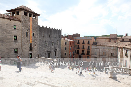 Le village de Begur et ses plages constituent l'un des lieux les plus touristique de la Costa Brava..La cote de begur bénéficie d'un littoral d'une grande beauté composé de falaises, de criques d'eau cristallines, de pinedes.....Photo © Jean-Marie Liot.