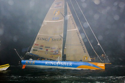 ARRIVEE ELLEN MACARTHUR - 2E