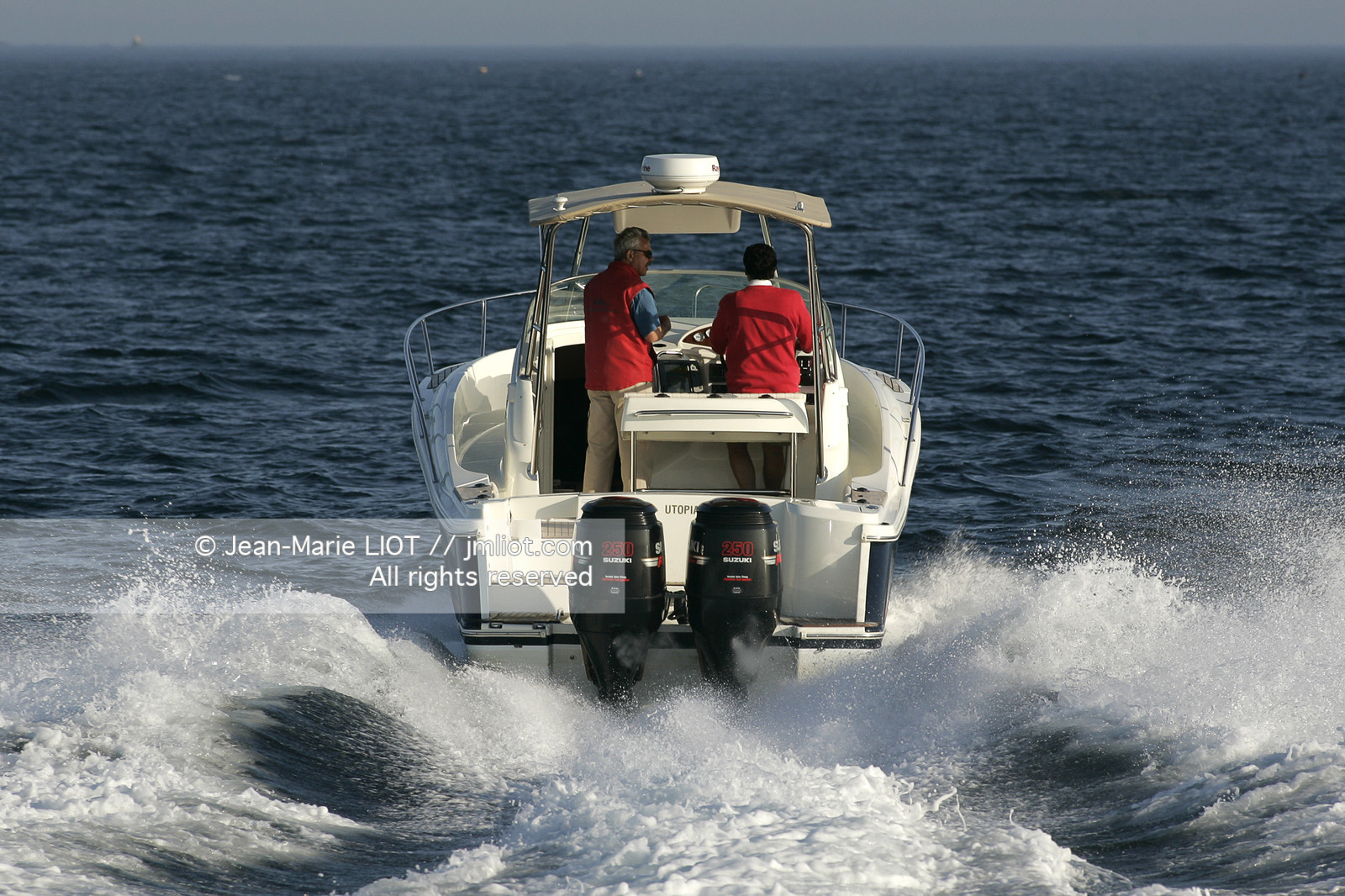 MOTONAUTISME - JEANNEAU CAP CAMARAT 925