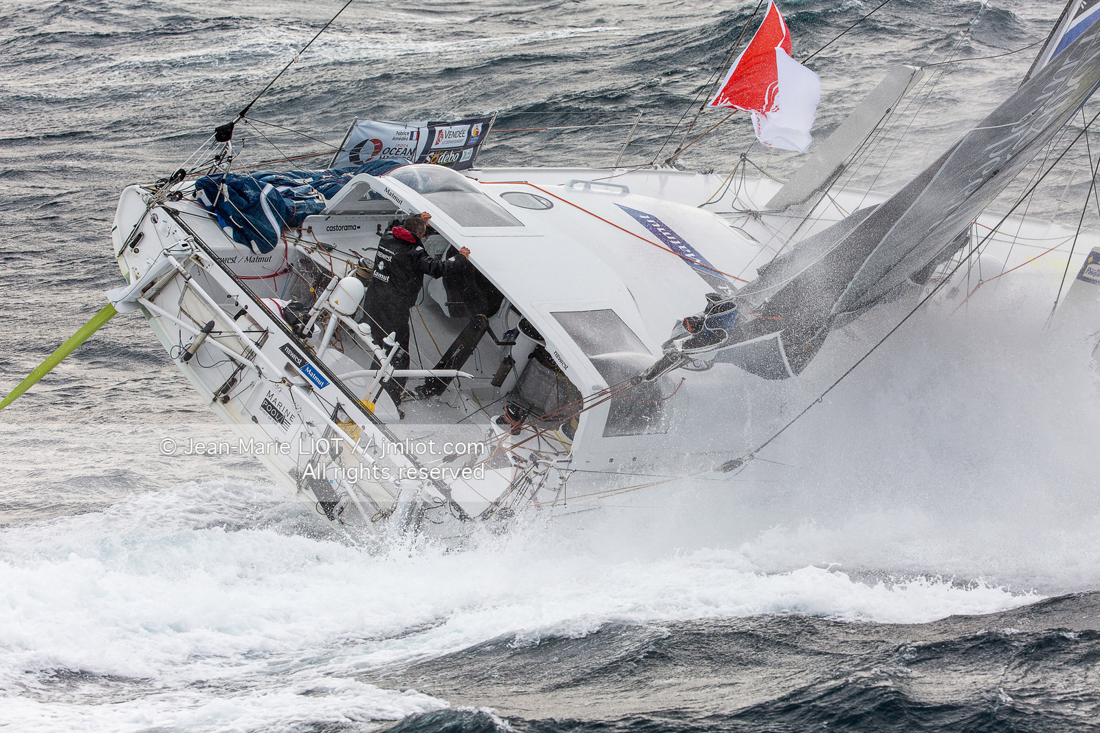 FABRICE AMEDEO - NEWREST-MATMUT - VENDEE GLOBE 2016-2017