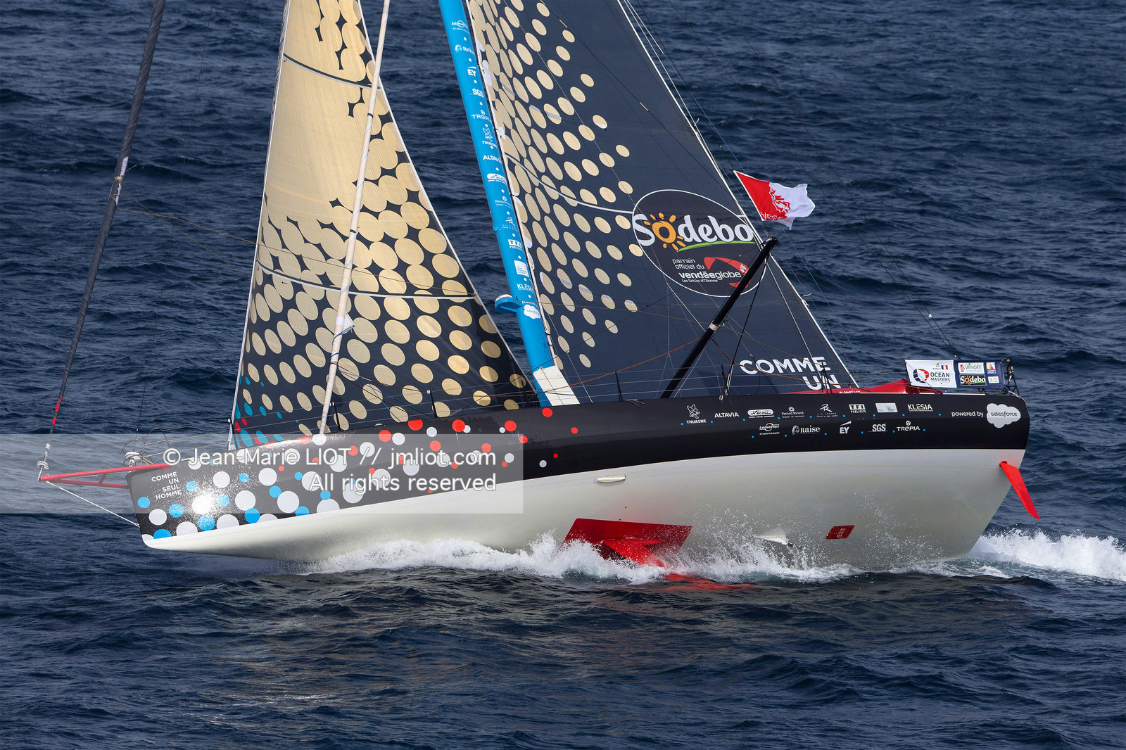 ERIC BELLION - COMME UN SEUL HOMME - VENDEE GLOBE 2016-2017