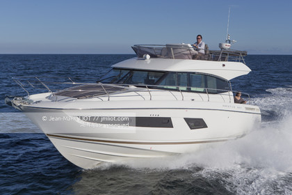 PRESTIGE 420 - PRESTIGE YACHTS