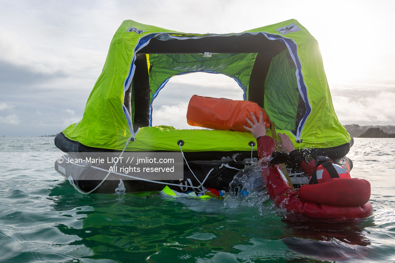 RADEAUX DE SURVIE - COMPARATIF