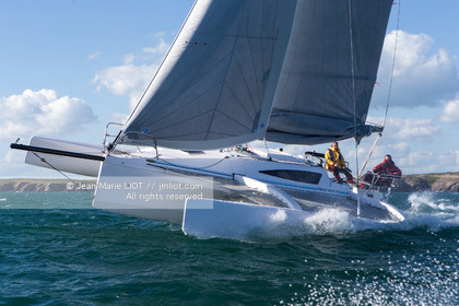 VOILE MAGAZINE - CORSAIR CRUZE 970
