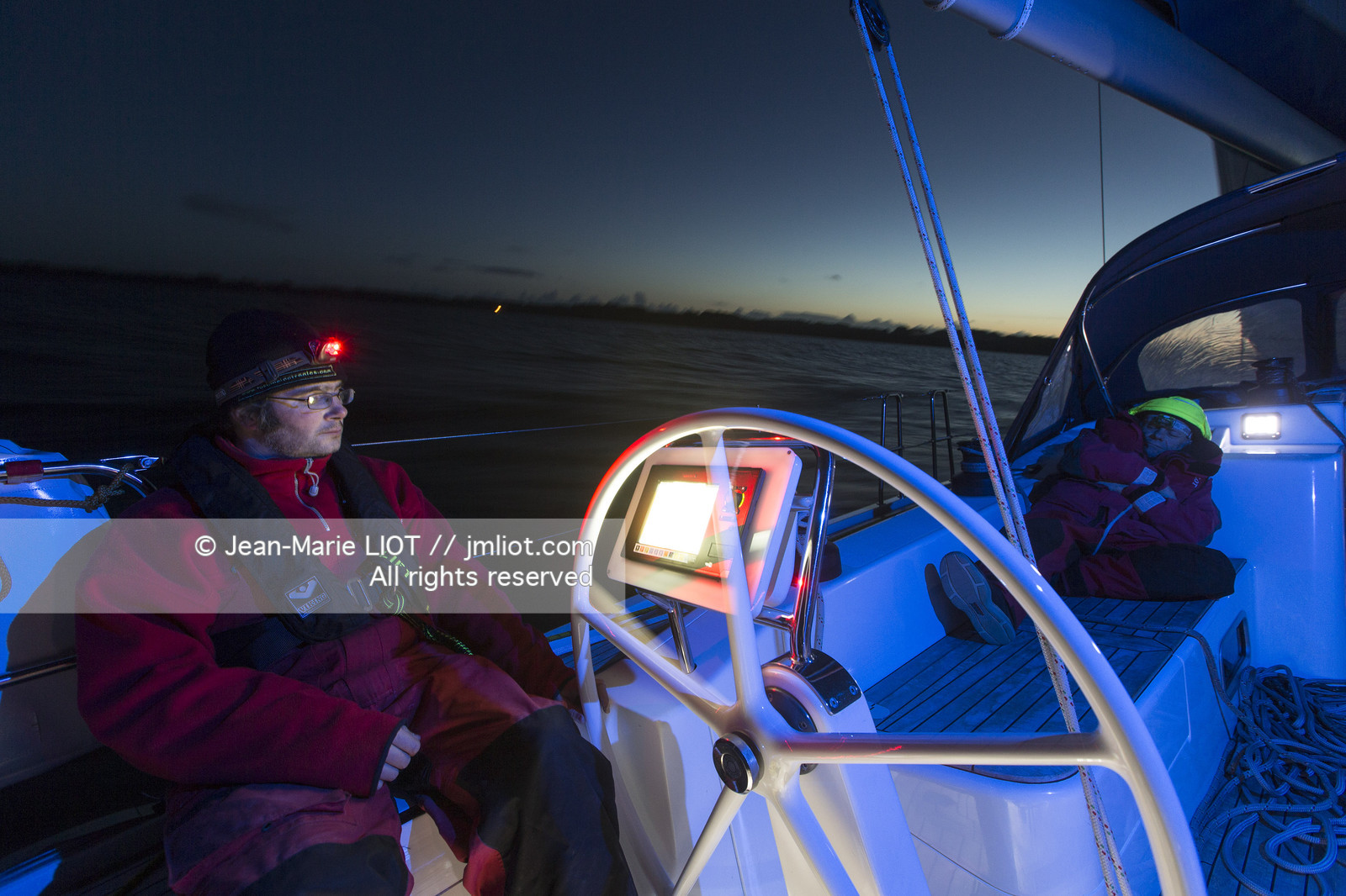 VOILE MAGAZINE - 100 MILLES A BORD