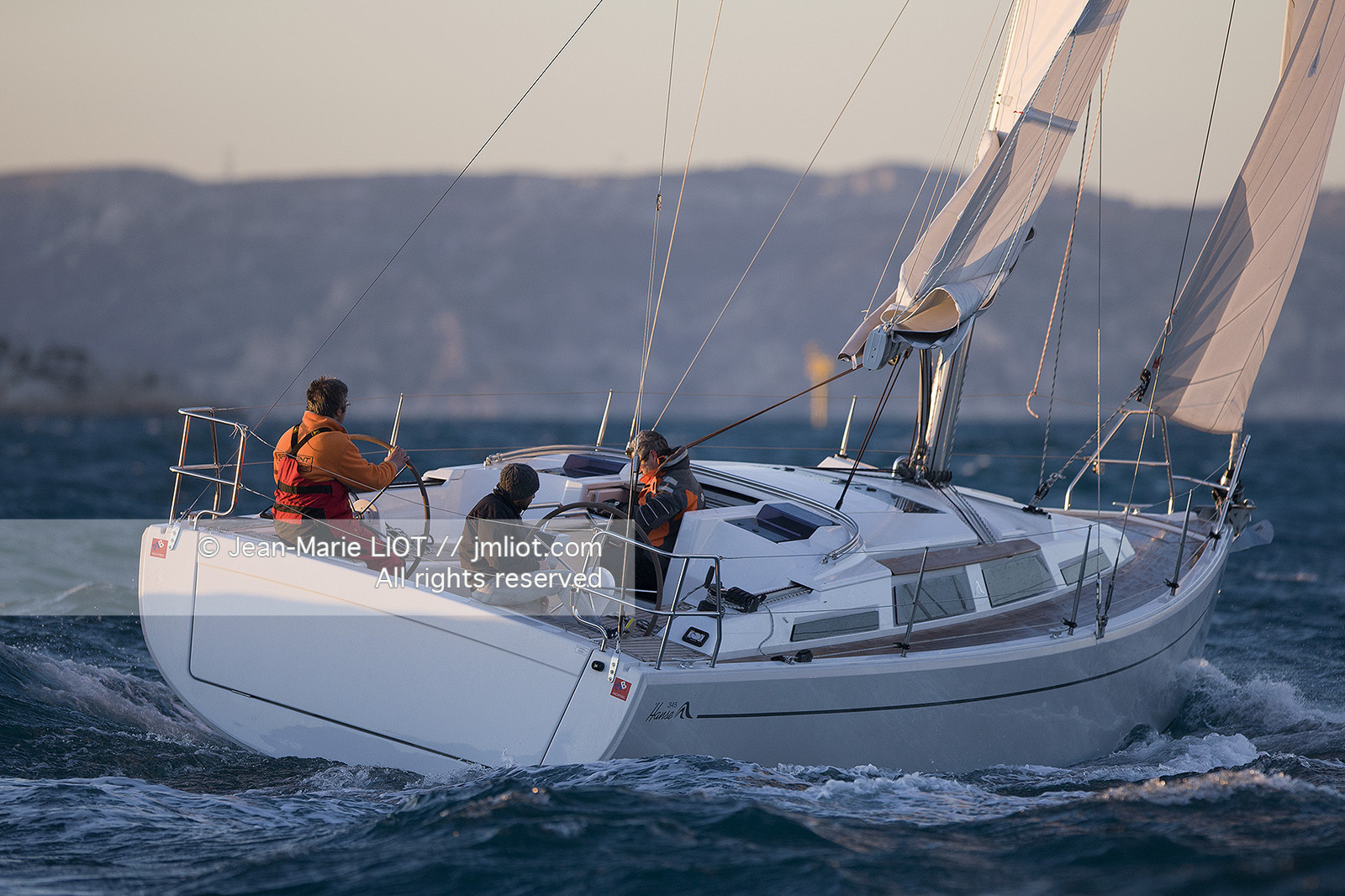 VOILE MAGAZINE - 100 MILLES A BORD