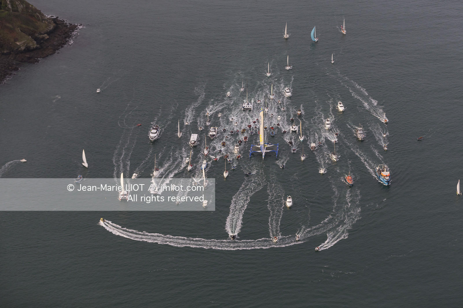 TRIMARAN MACIF - FRANCOIS GABART - RECORD DU TOUR DU MONDE EN SOLITAIRE SANS ESCALE