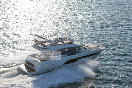 PRESTIGE  YACHT - PRESTIGE 520