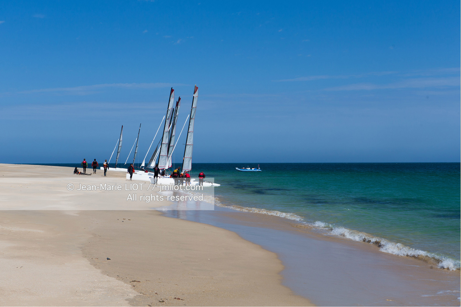VOILES ET VOILIERS - RAID CATA EN BRETAGNE SUD