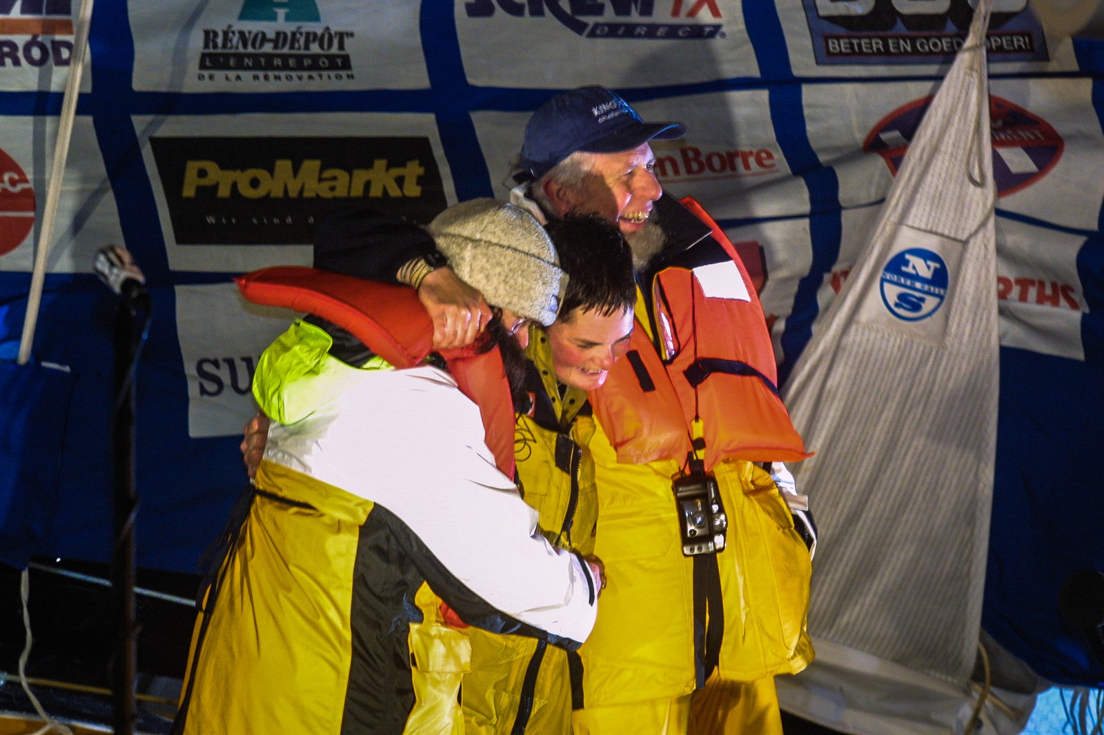 ARRIVEE ELLEN MACARTHUR - 2E