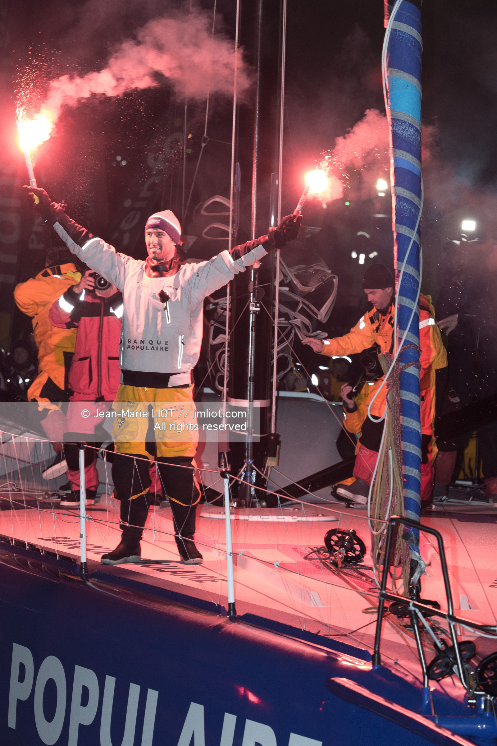 Les Sables d'Olonne, le 19 janvier 2017 arrivée d'Armel Le Cléac'h (FR) skipper de l'imoca Banque Populaire arrive 1er du Vendee globe 2016-2017. Photo © Jean-Marie Liot   DPPI