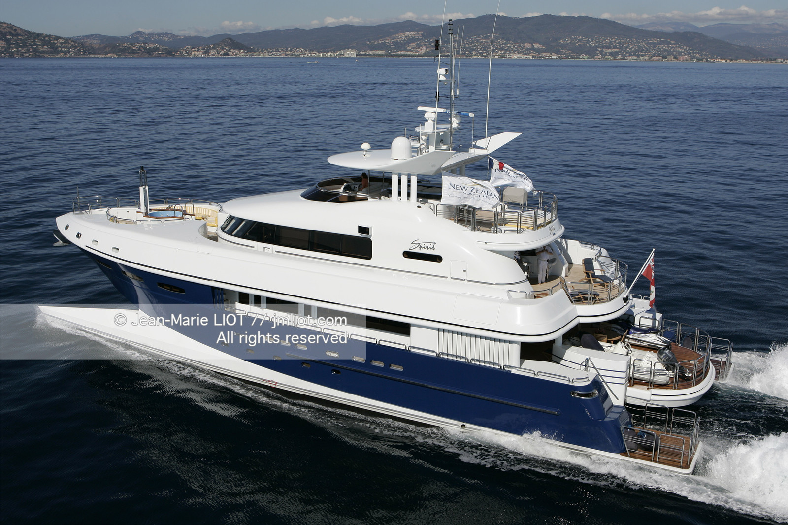 SALON NAUTIQUE DE CANNES 2005