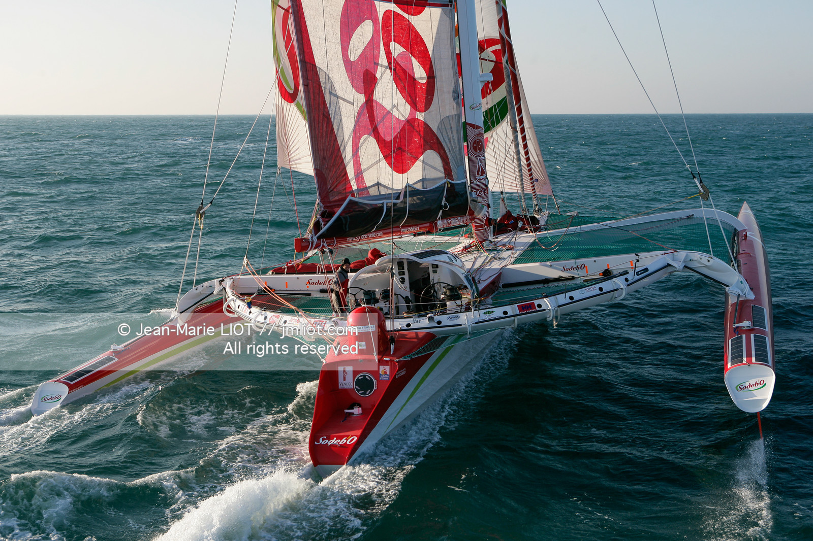 MAXI TRIMARAN SODEBO - THOMAS COVILLE - RECORD TOUR DU MONDE EN SOLITAIRE..