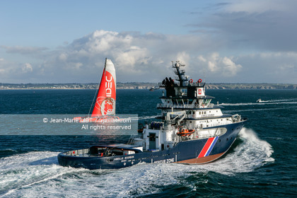 SAILING IDEC & FRANCIS JOYON