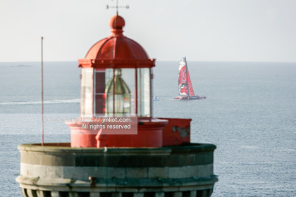 SAILING IDEC & FRANCIS JOYON