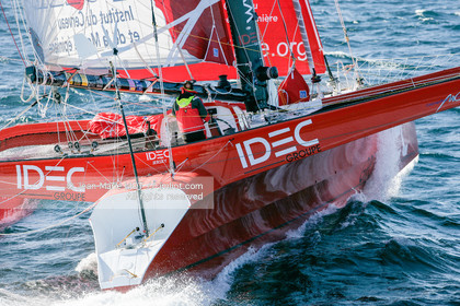 FRANCIS JOYON A L'ENTRAINEMENT SUR IDEC