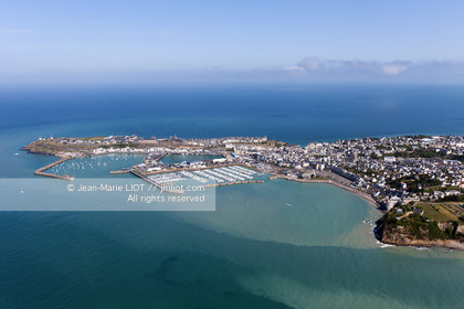 VUE AERIENNE DE GRANVILLE - MANCHE.PHOTO © JEAN-MARIE LIOT.