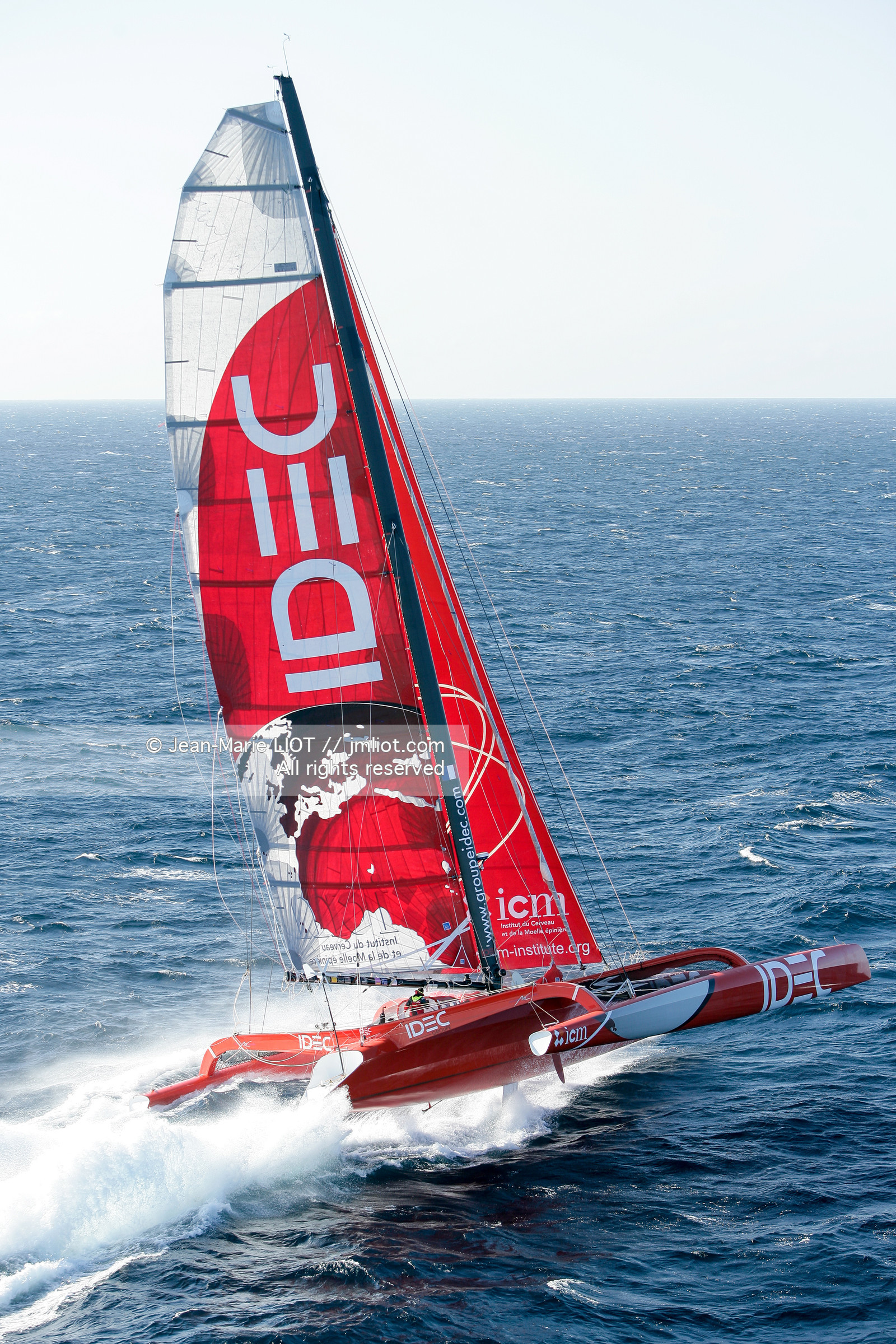 FRANCIS JOYON A L'ENTRAINEMENT SUR IDEC