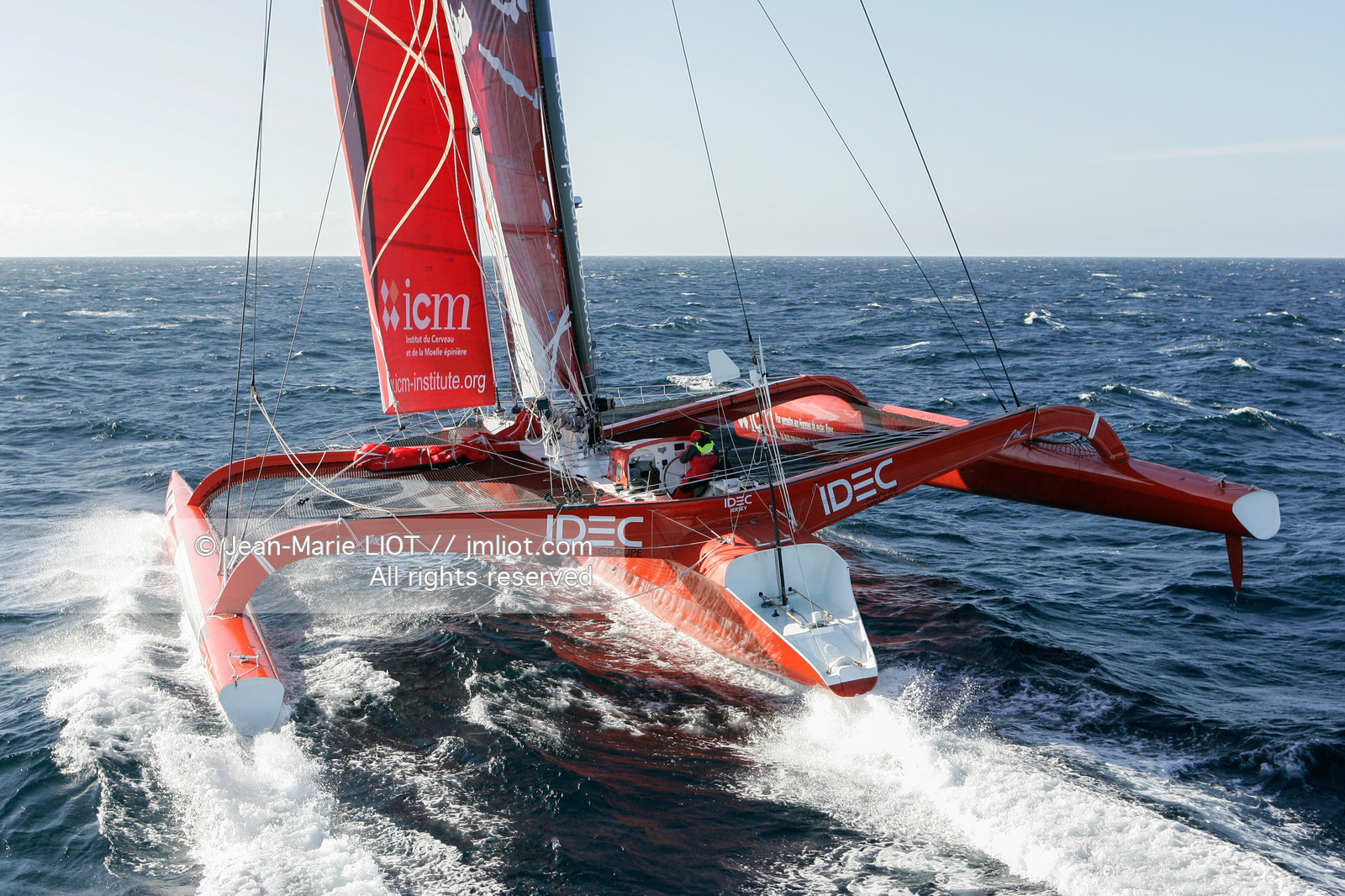 FRANCIS JOYON A L'ENTRAINEMENT SUR IDEC