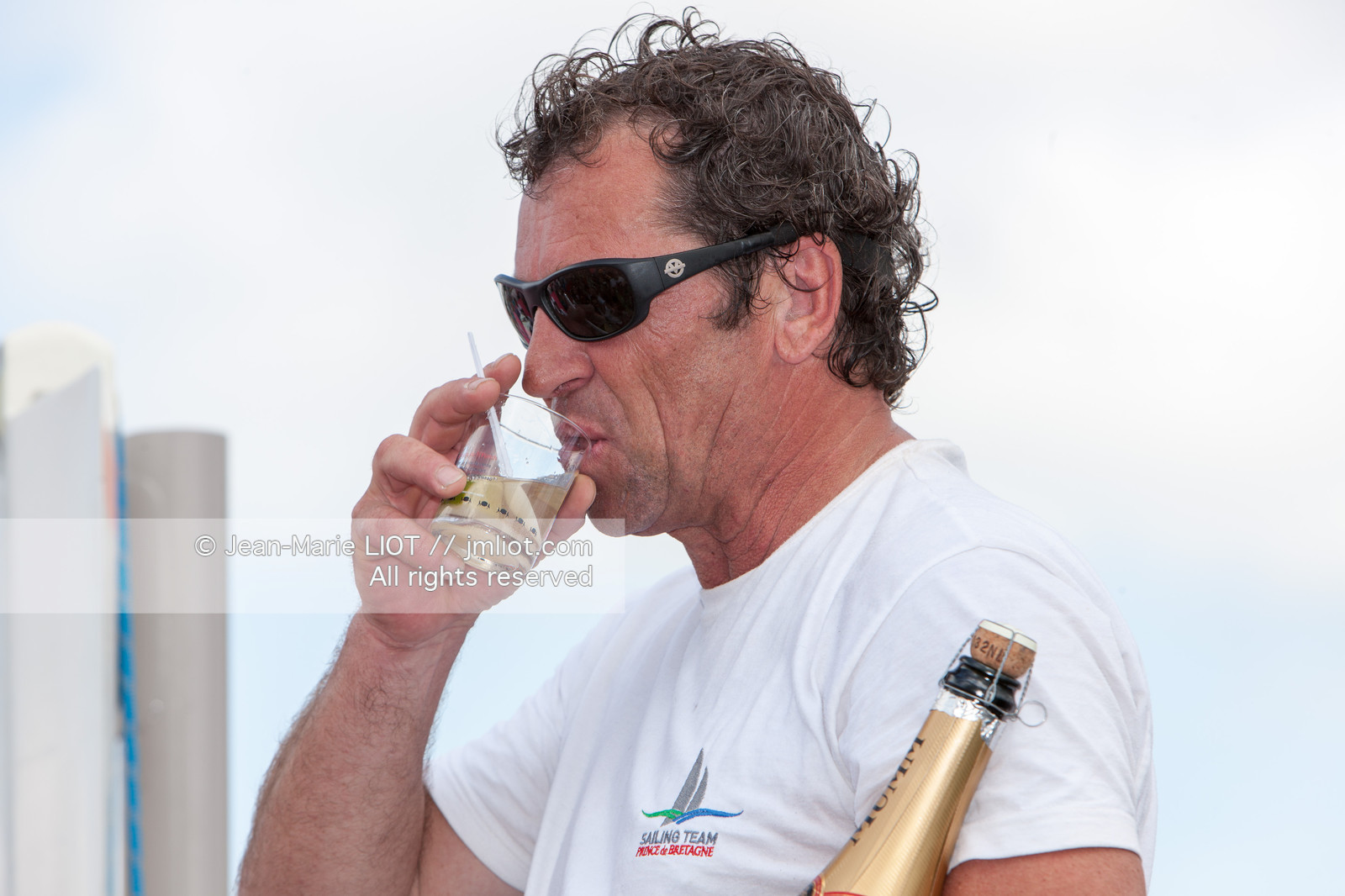 ROUTE DU RHUM 2010 - ARRIVEE DE LIONEL LEMONCHOIS