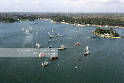 LA TRINITE-SUR-MER. VUE AERIENNE.PHOTO © JEAN-MARIE LIOT.