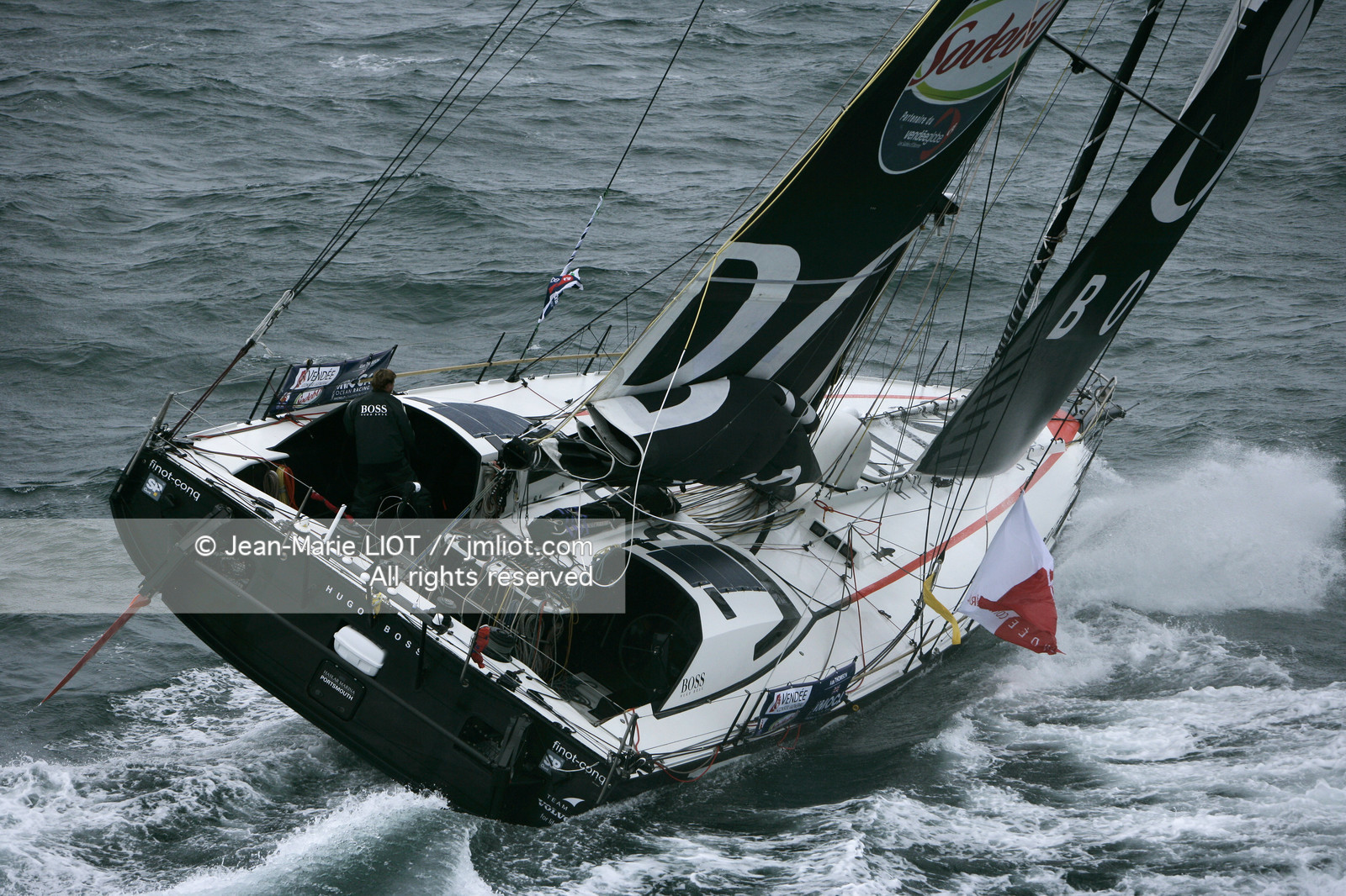 081109VGDEPART_L7A1782