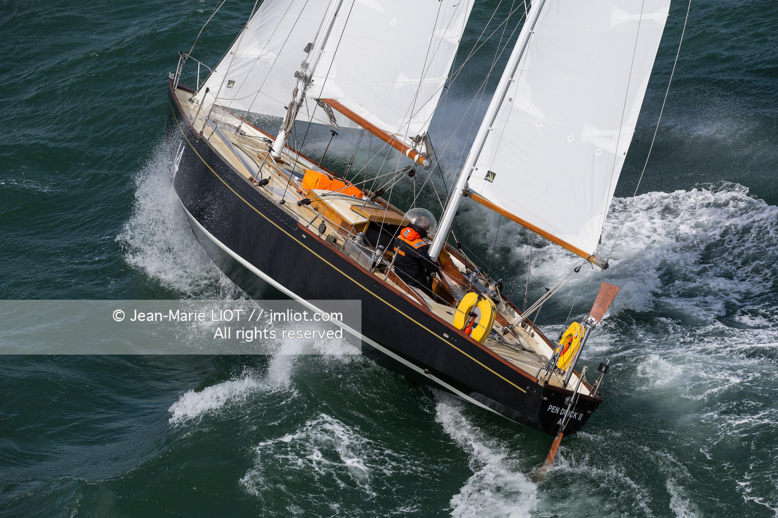 LOICK PEYRON A BORD DE PEN DUICK II