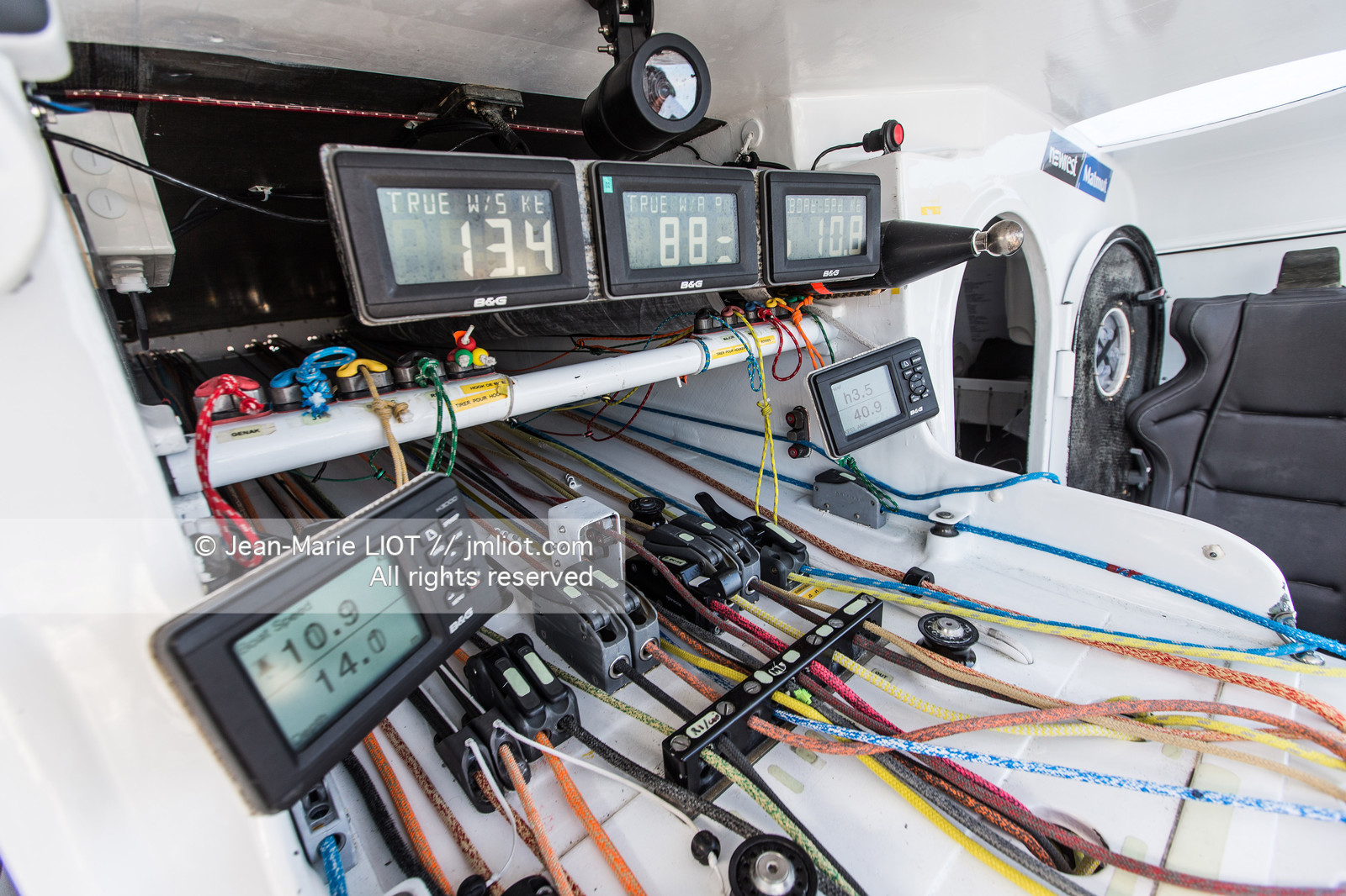 FABRICE AMEDEO - NEWREST MATMUT - VENDEE GLOBE 2016-2017