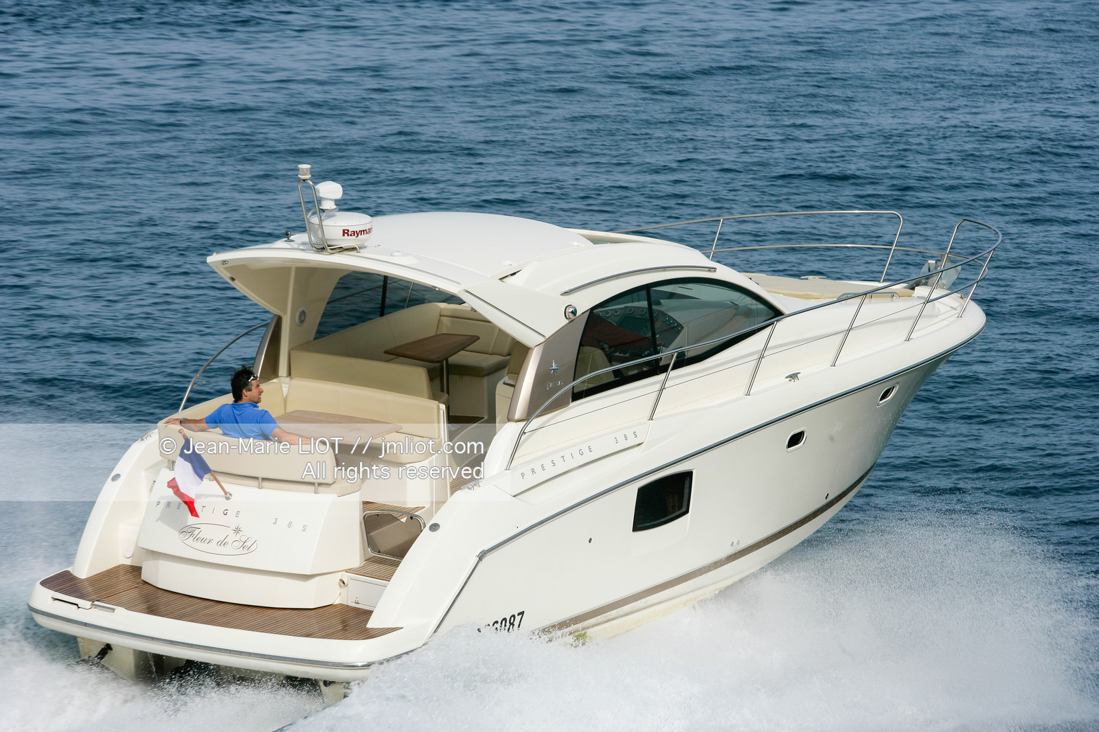 NEPTUNE-PRESTIGE 38S