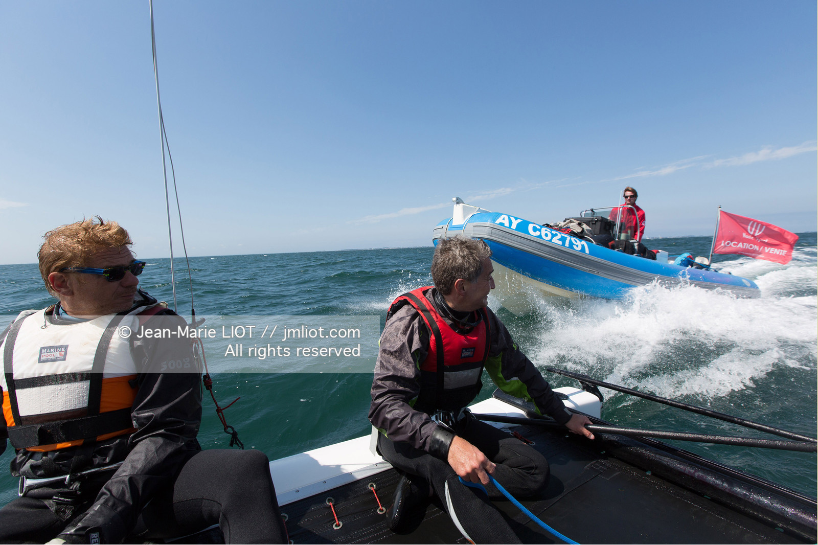 VOILES ET VOILIERS - RAID CATA EN BRETAGNE SUD